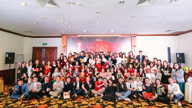 ICOMers put on "new version" to attend the Year-end Party 2022 and Ready For New Version 2023